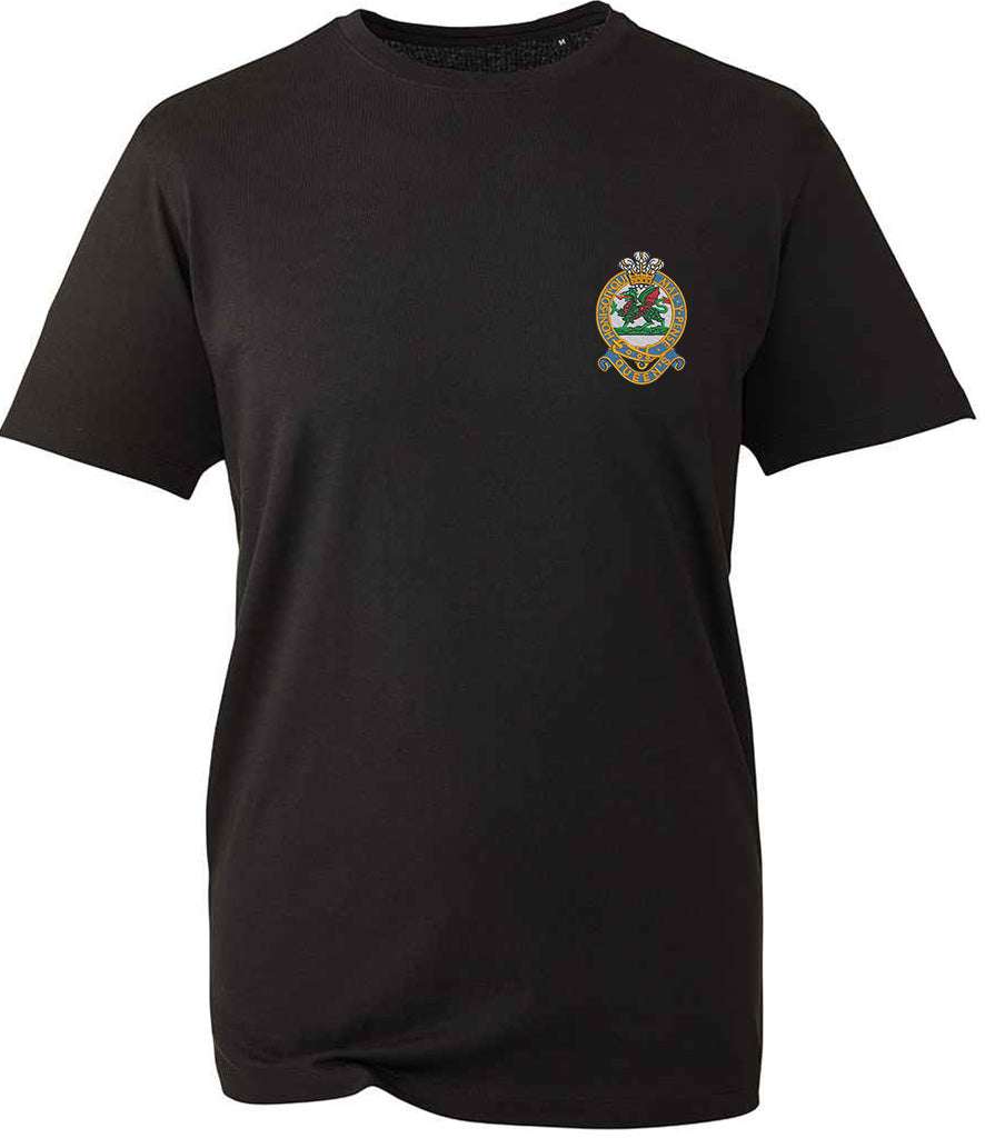 Queens Regiment T-Shirt with embroidered emblem, 100% organic cotton, black, fashion-fit design.