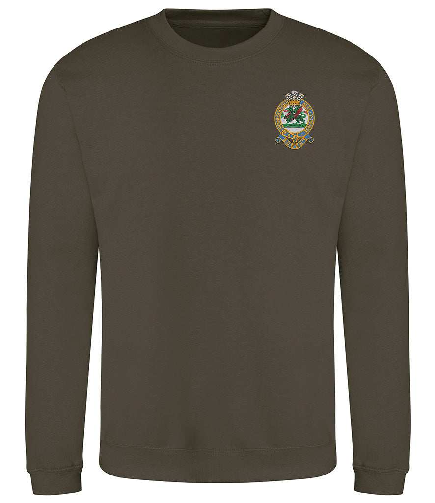 Queens Regiment Sweatshirt in green, 80% cotton and 20% polyester, featuring a drop-shoulder design with ribbed cuffs and hem.